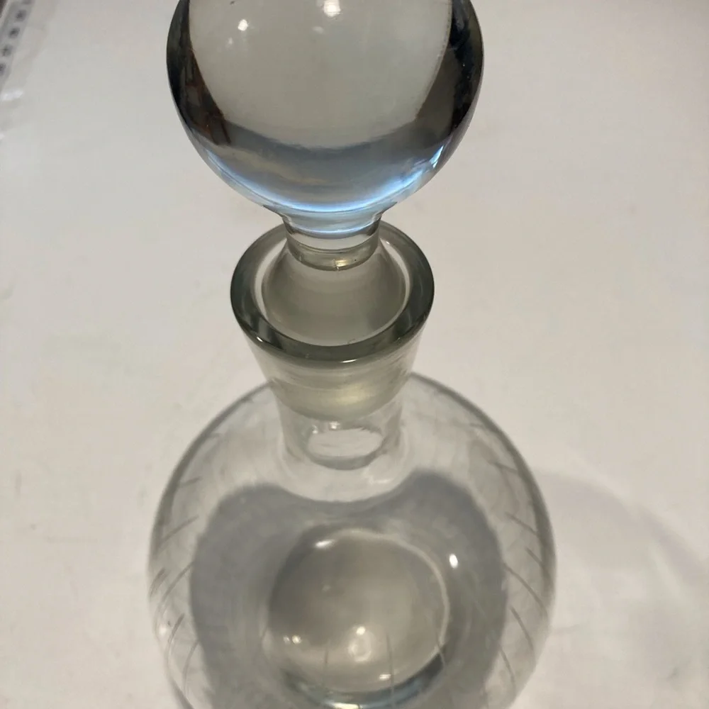 Bulbous Wine Decanter Stripes Bulbous Stopper Crystal Heavy Wide Base No Chips